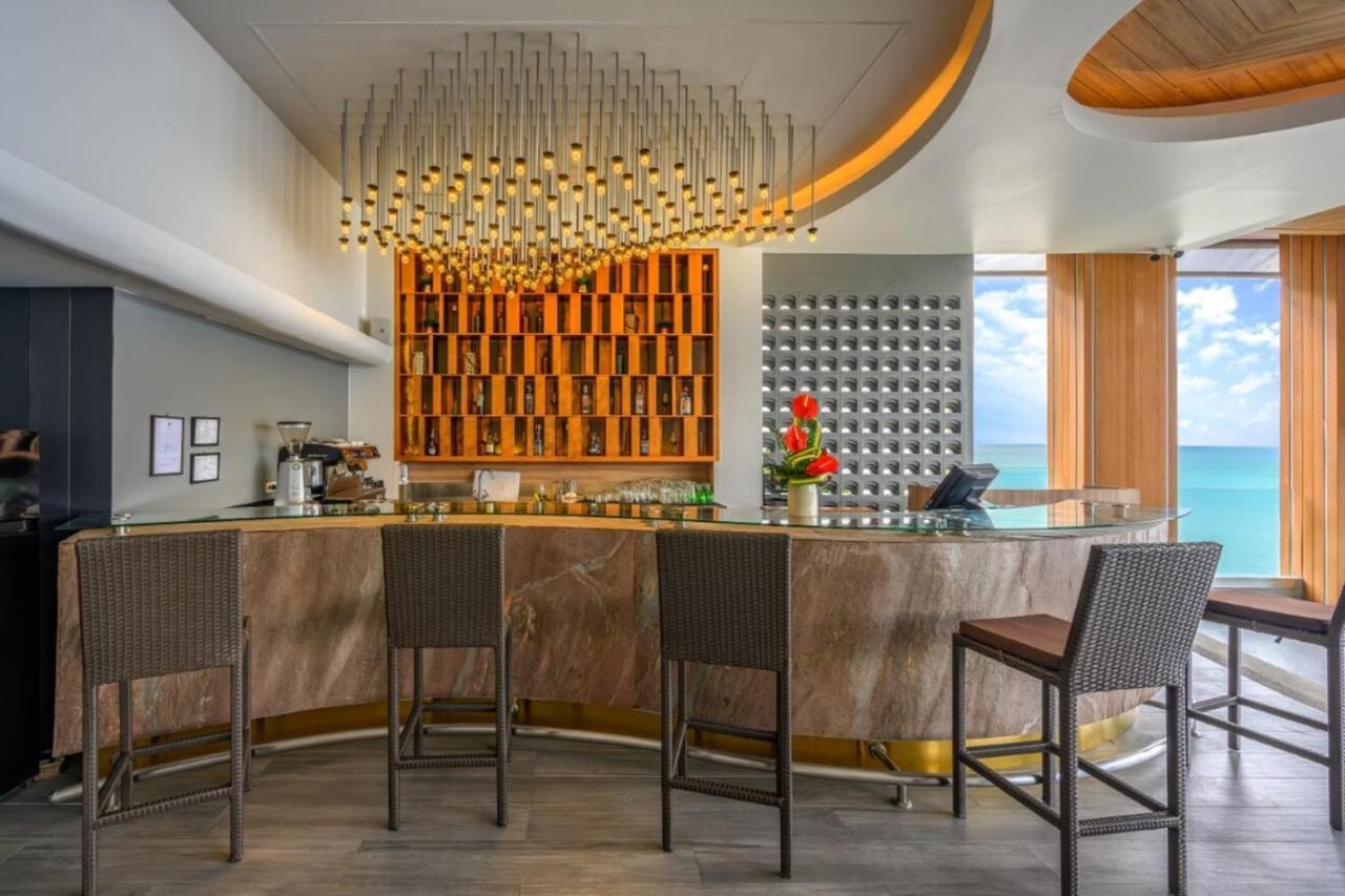 Namaka Resort Kamala Екстер'єр фото The bar at the Sky Bar