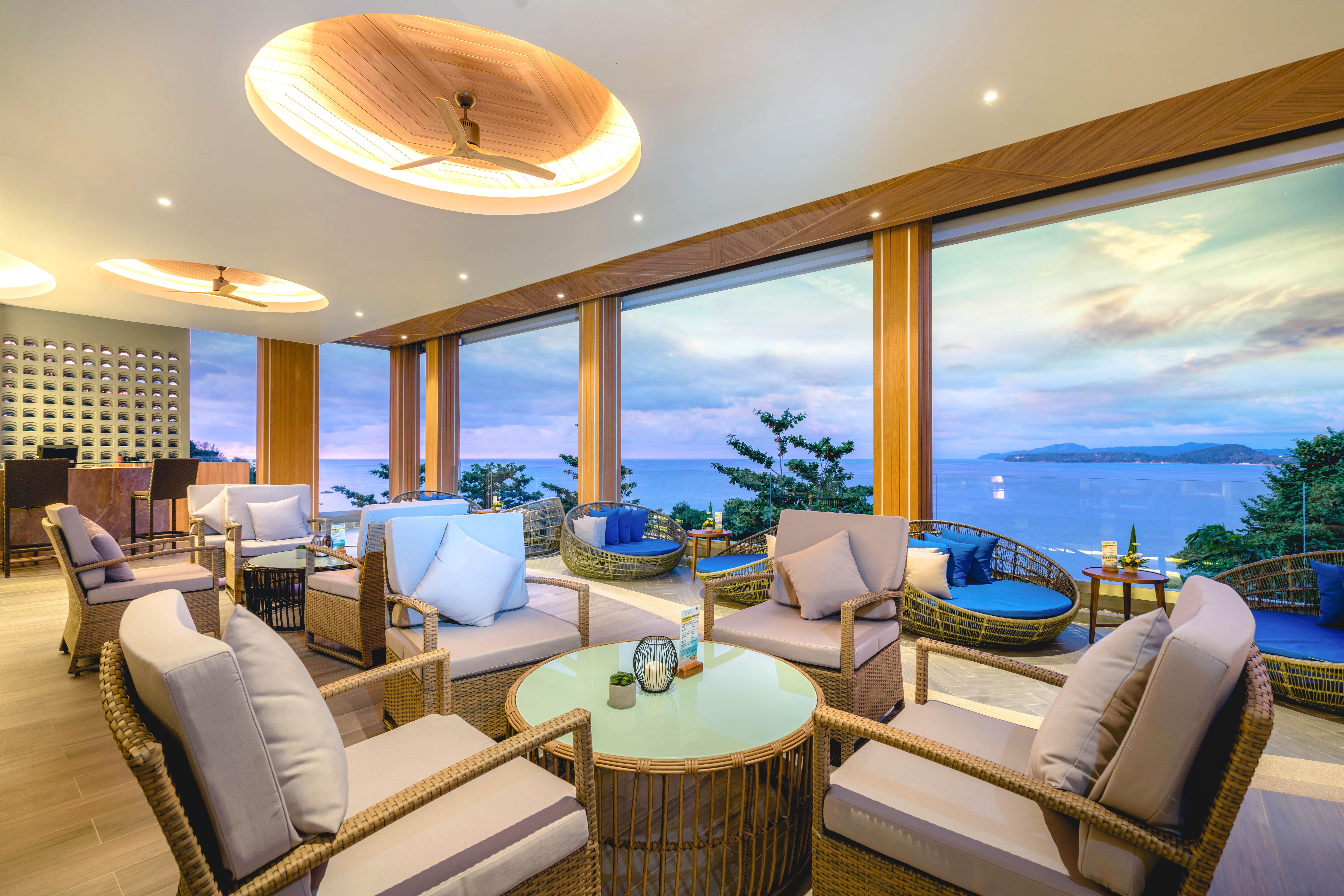 Namaka Resort Kamala Екстер'єр фото The View Bar