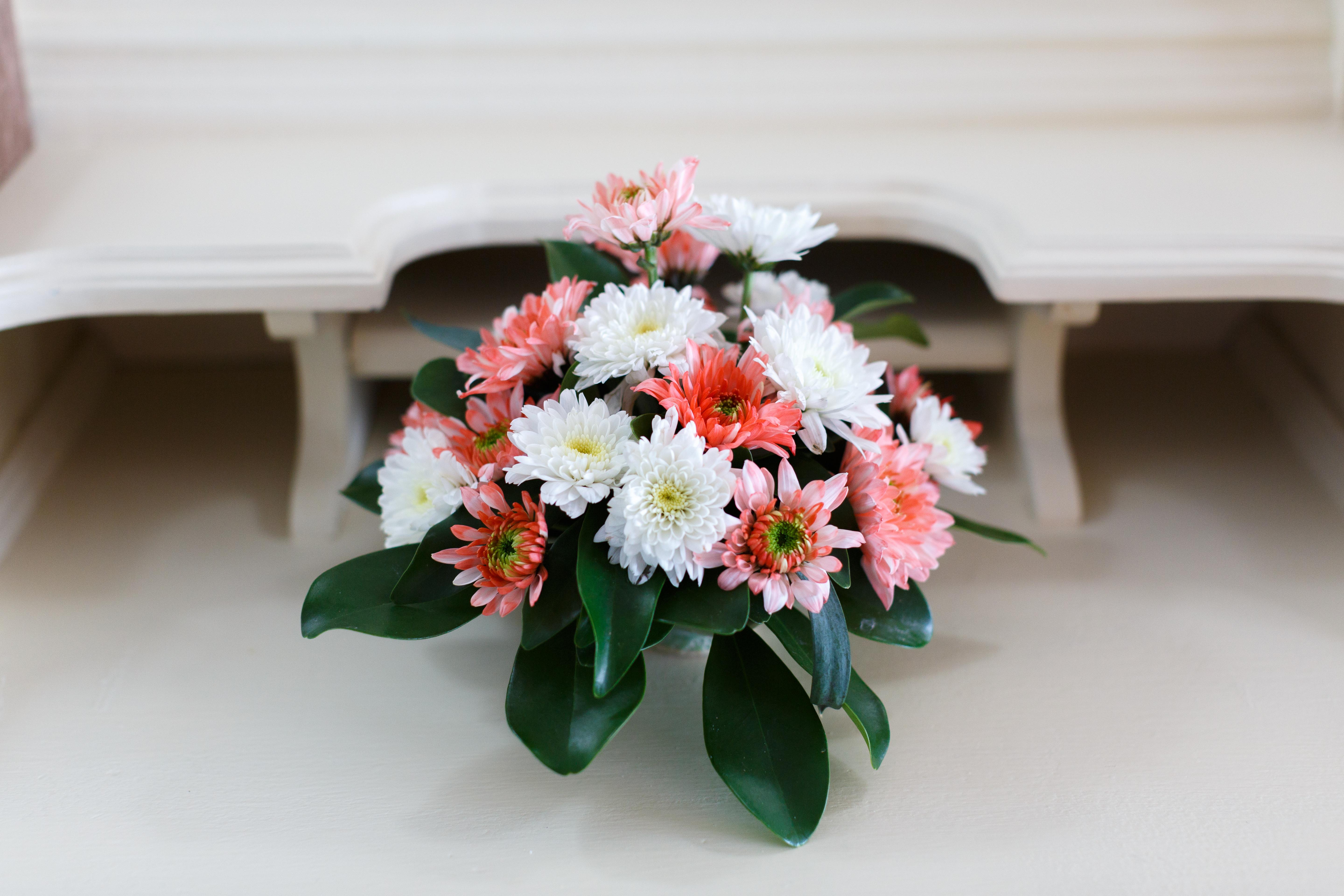 Namaka Resort Kamala Екстер'єр фото A bouquet of flowers