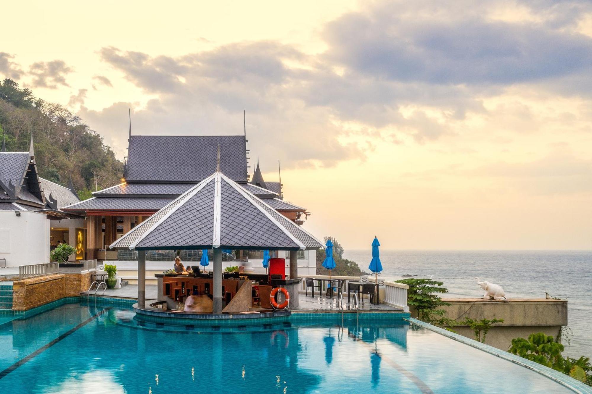 Namaka Resort Kamala Екстер'єр фото The swimming pool at the resort